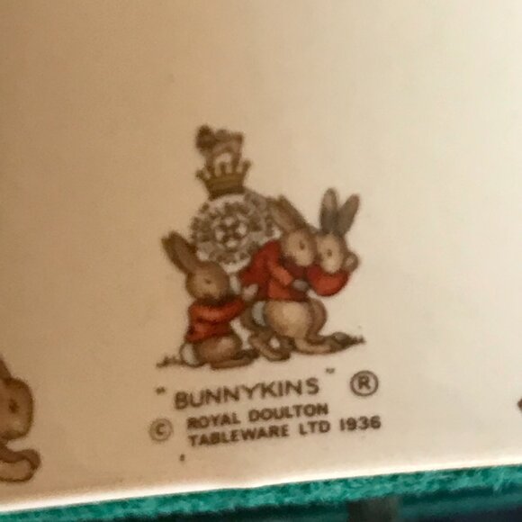 ROYAL DOULTON Bone China England BUNNYKINS AT The EASTER PARADE Music Box Works - Picture 6 of 9